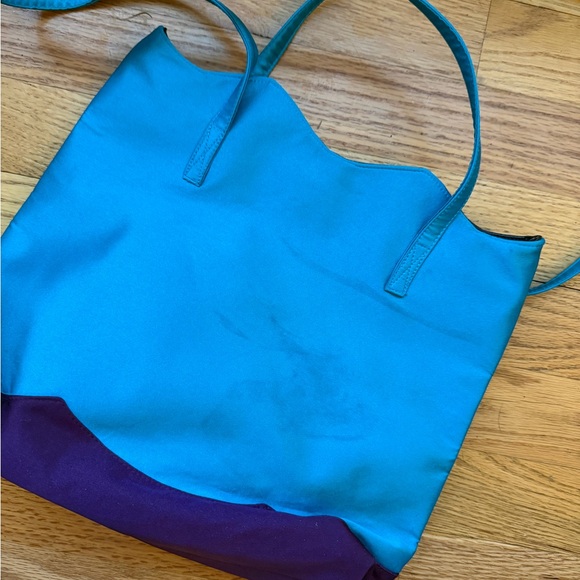 Floral Embroidered Blue Tote Bag - Picture 3 of 8